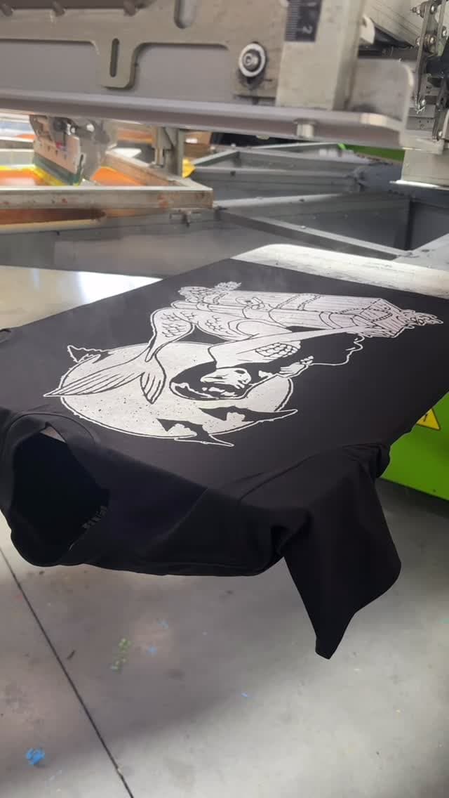 Jumbo Print with Discharge 🔥 #screenprinting #embroidery #dtg #customshirts #printing
