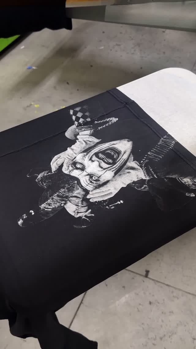 Quick side & back print for @jinxthefool 🎭🩶 #manufacturing #customshirts #screenprinting #printtoaster