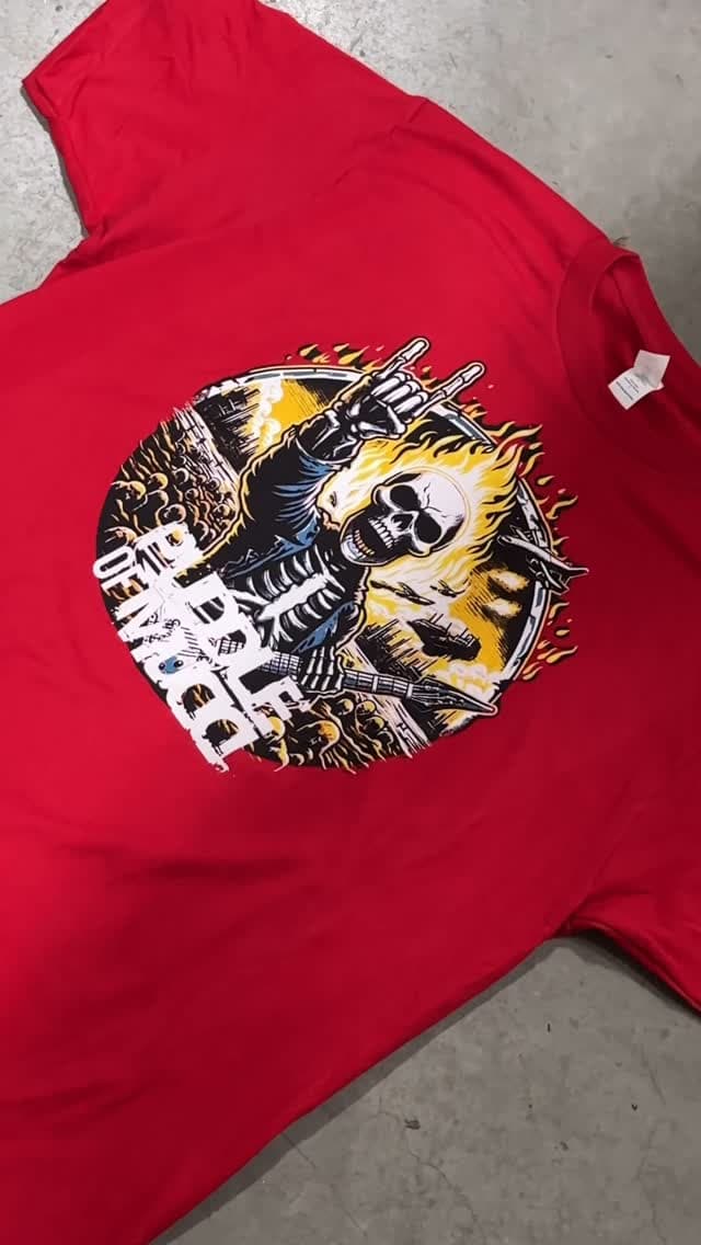 Once again— rocking on with @puddleofmuddofficial 🤘🔥🎸 Super cool 6-screen print. Contact us for your next project <3 #manufac...