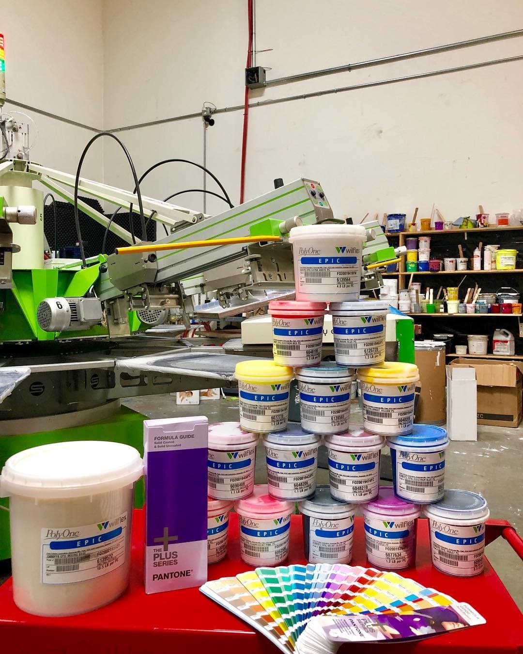 New Pantone book, new ink, new capabilities 🙌 Color matching always on point 👌🏻 #killinthegame #screenprinting