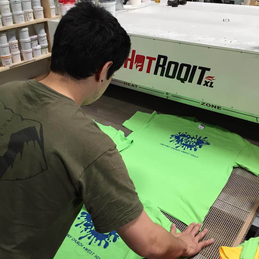 Fresh 1 Color Print for a Local Church Fundraiser🎨 #ktgprinting #7dayworkweek #churchyopportunities ⛪️ #screenprintinglife 👊💪🤘